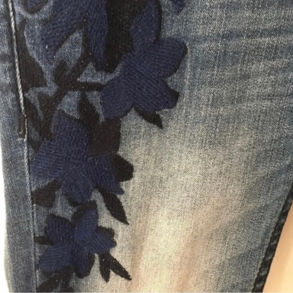 LAST CALL Miss Me Signature Ankle Skinny Jeans Women’s Size 26 Blue Embroidered - Picture 5 of 14